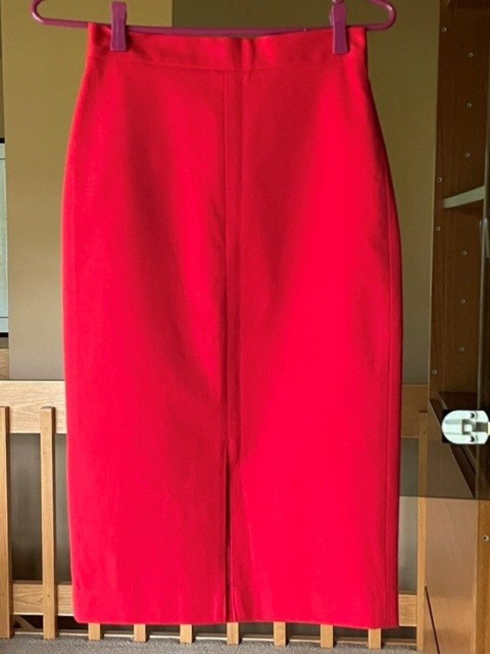 NEW Vtg. BANANA REPUBLIC Red Pencil Skirt SIZE 0 Below Knee Length, Front Slit